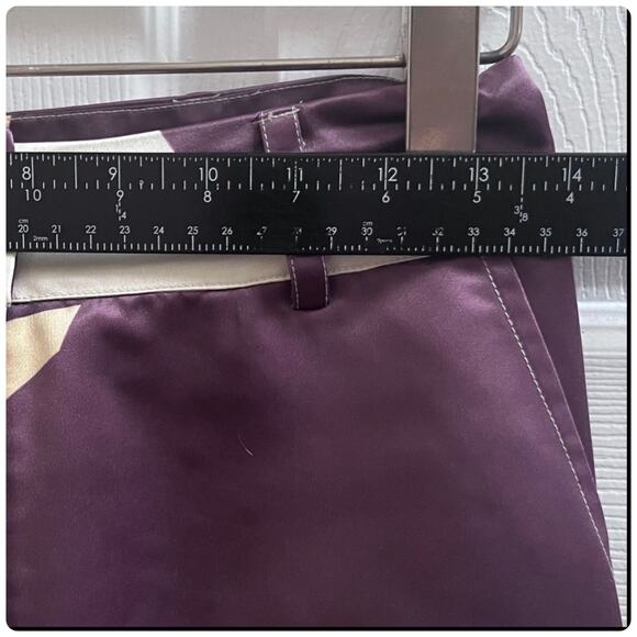 House of Sunny Highway Bold Print High Rise Satin Slight Flare Pant Size 4 - Picture 8 of 11